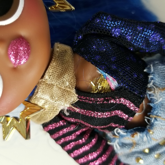 LOL DOLL Ms. INVINCIBLE - Picture 6 of 7